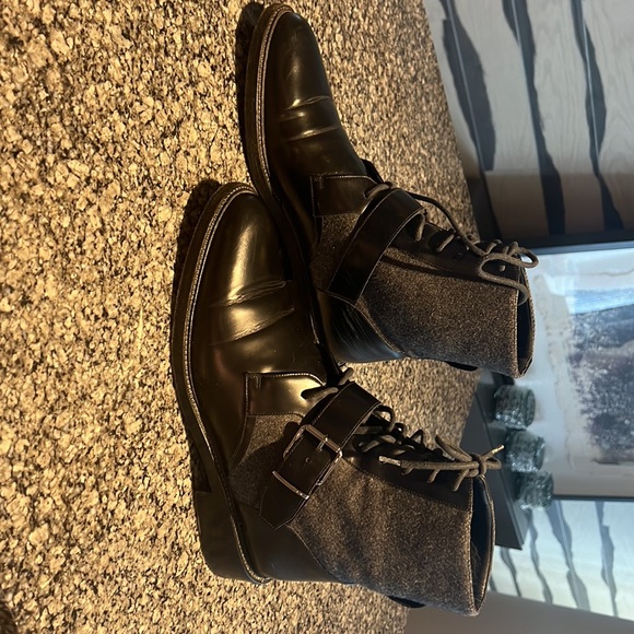 Burberry, flat ankle boots, black leather gray flannel uppers 40 Italian - Picture 3 of 7